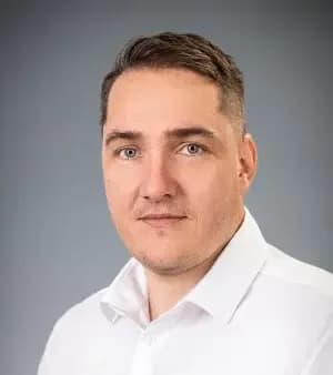 Dr. Kovács